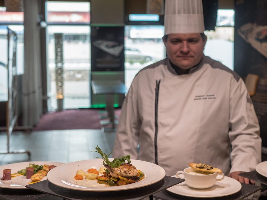 Podczas łódzkich kolacji skosztować będzie można m.in. małży św. Jakuba i creme brulee. Podawane będą też mule i francuskie sery fot. Stefan Brajter / UMŁ
