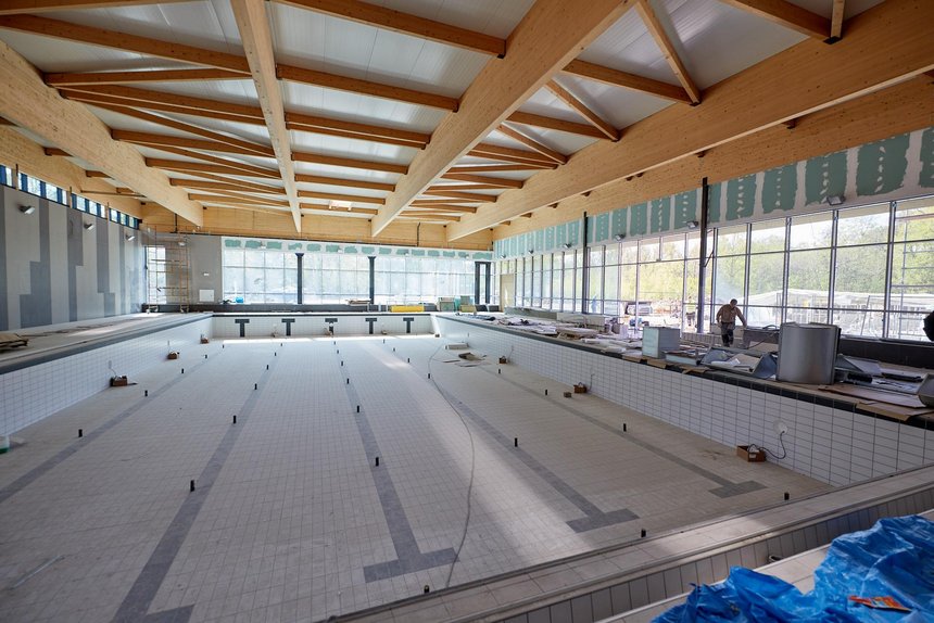 W aquaparku trwa inwestycja, związana z budową nowej hali basenowej oraz kanału wypływowego i trzech dużych wanien jakuzzi. Nowe atrakcje mają być gotowe do 15 lipca. fot. Sebastian Glapiński