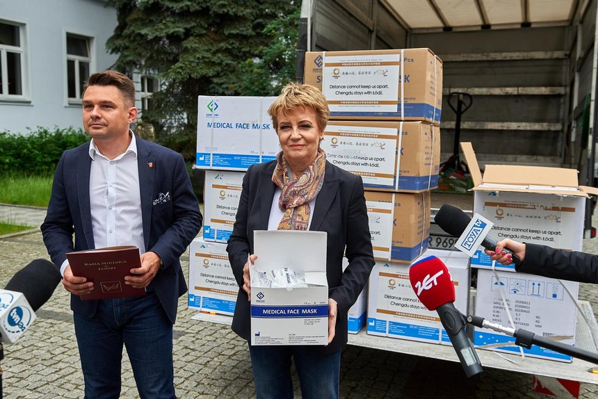 Przewodniczący Rady Miejskiej w Łodzi Marcin Gołaszewski i prezydent Łodzi Hanna Zdanowska. fot. Radosław Jóźwiak / UMŁ