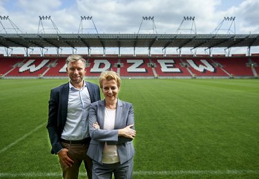 Prezydent Hanna Zdanowska i radny Bartosz Domaszewicz zachęcają do wspólnego kibicowania fot. Radosław Jóźwiak / UMŁ