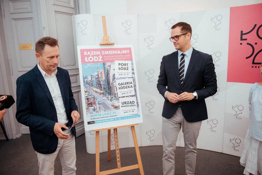 Grzegorz Justyński, dyrektor Biura ds. Partycypacji Społecznej UMŁ oraz Paweł Bliźniuk, wiceprzewodniczący Rady Miejskiej w Łodzi  fot. Radosław Żydowicz